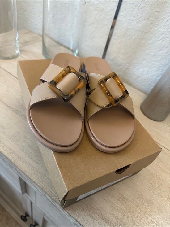 OluKai Shoes - OluKai La’I Slide sandal Taupe women’s 9 N with tags